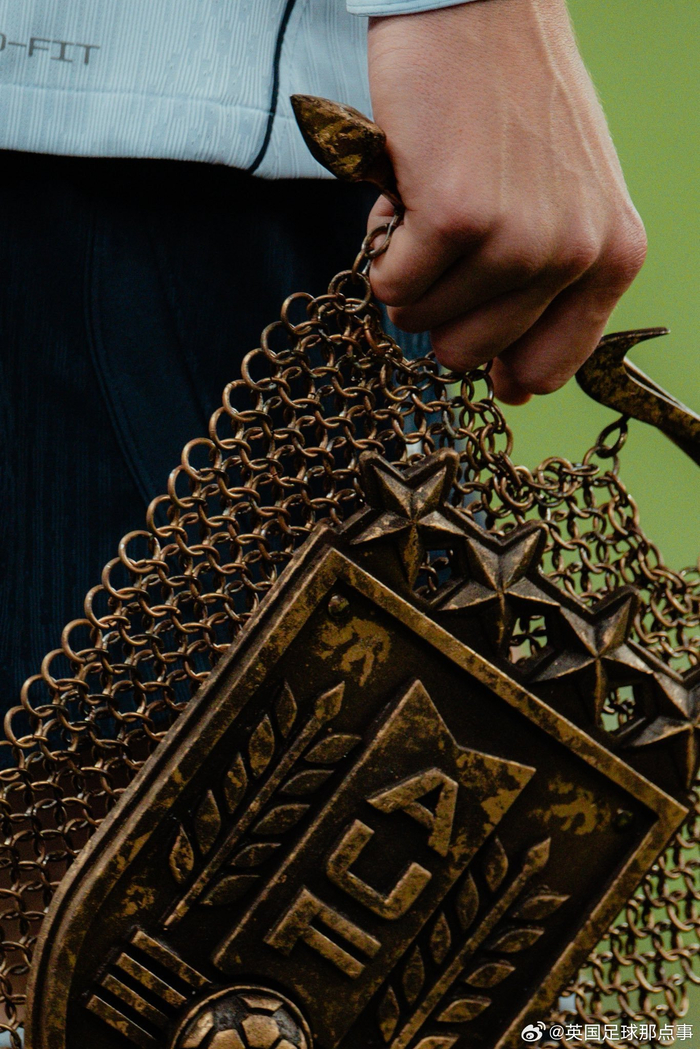 乌拉圭队旗亮相庆祝耐克战袍首秀 英格兰1-1战平