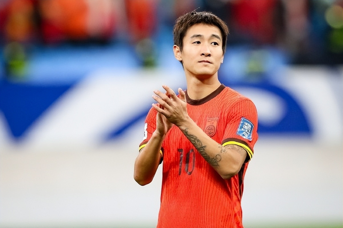 韦世豪首秀惊艳 邵佳一战术调整助力国足热身赛